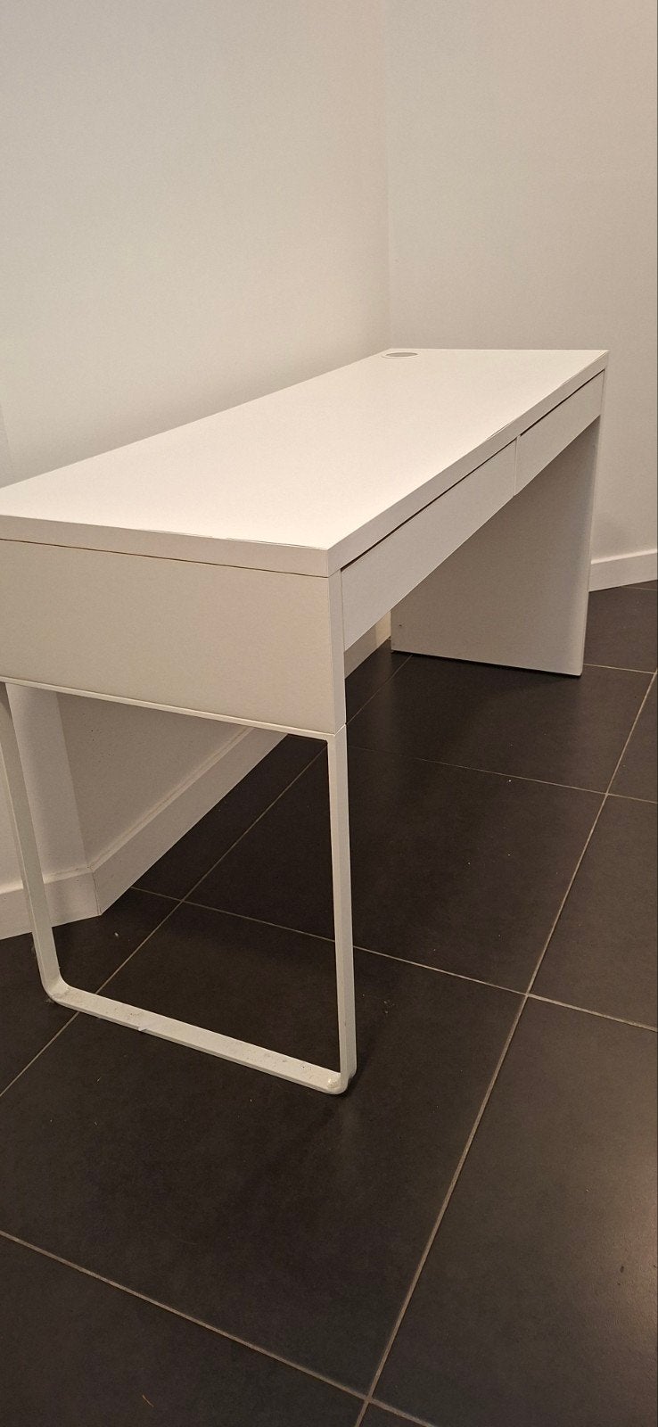 Groot bureau Micke Ikea, Huis en Inrichting, Bureaus, IKEA, Opbergruimte, Ophalen