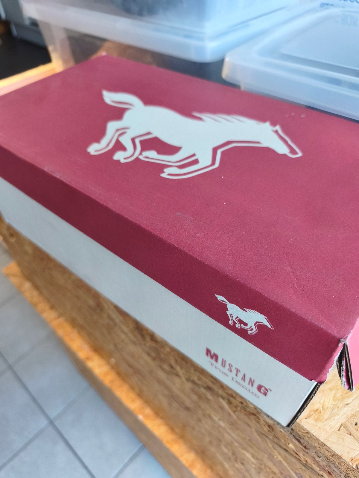 Mustang schoenen maat 44, Sports & Fitness, Enlèvement