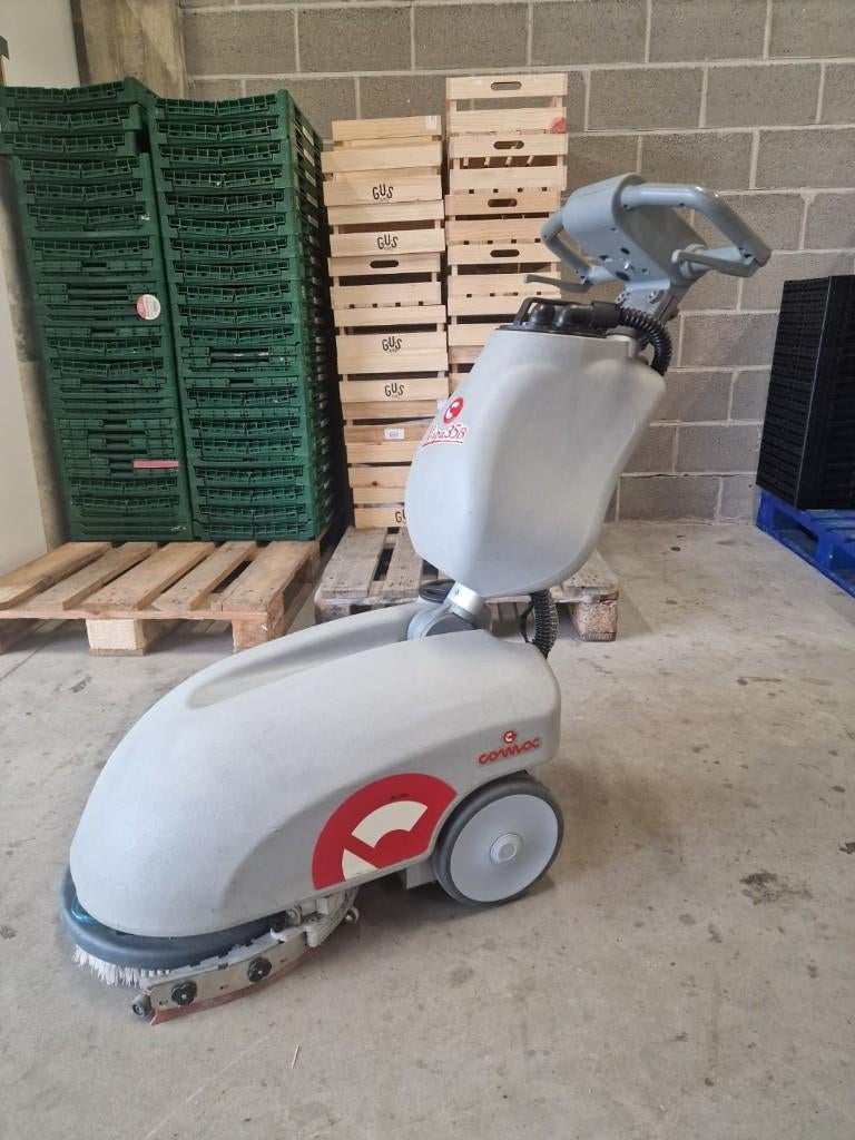 Machine de nettoyage professionnelle Comac Vispa 35B, Enlèvement, Comme neuf, Machine de nettoyage à brosse