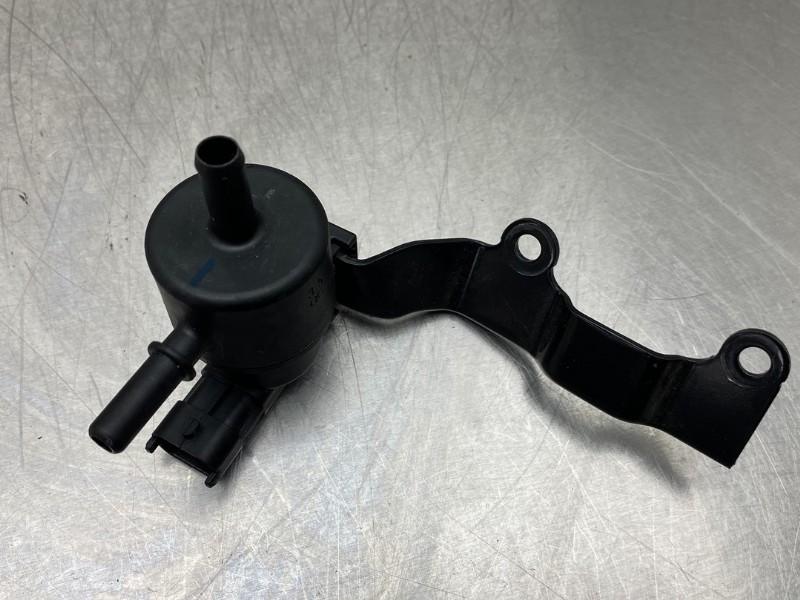 VACUUMVENTIEL Kia Stonic (YB) (01-2017/-) (|2901008000|), Auto-onderdelen, Klein materiaal, Kia, Gebruikt