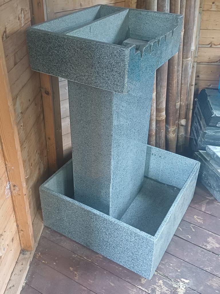 Granieten buitenfontein meegeleverd met de pomp, Tuin en Terras, Waterpartijen en Fonteinen, Zo goed als nieuw, Fontein, Graniet