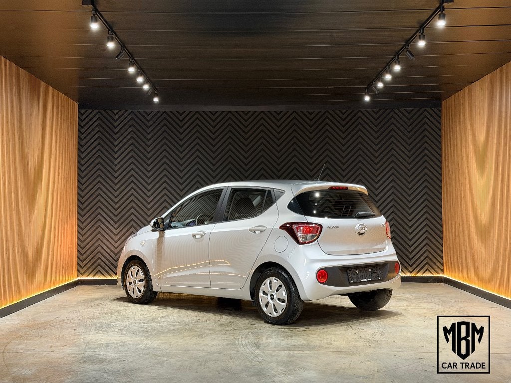 ✅ Hyundai i10 1.0i 12 Maand GARANTIE Airco CruiseC Bluetooth, Auto's, Voorwielaandrijving, Dealer onderhouden, Stof, Bedrijf
