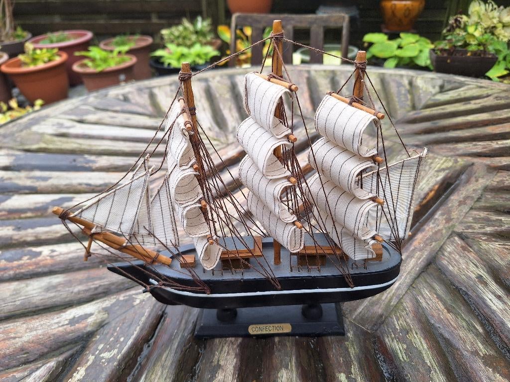 Modèle vintage de voilier « Confection », Enlèvement, Comme neuf, Autres marques