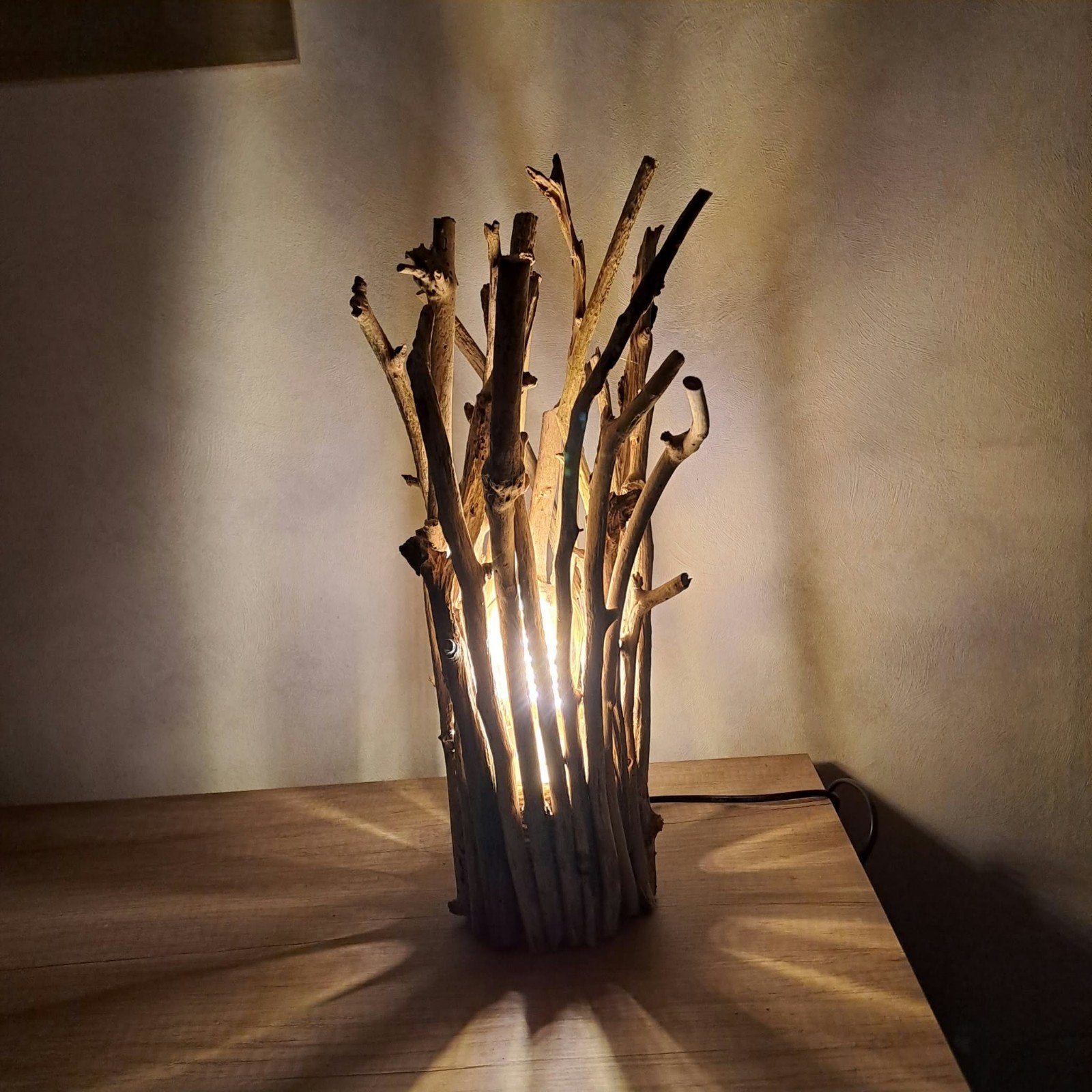 Lampe en bois flotté (Option ampoule connectée disponible), Maison & Meubles, Enlèvement ou Envoi