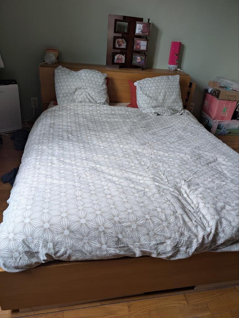 Lit 160x200 Malm (Ikea) en placage de chêne + module de tabl, Enlèvement