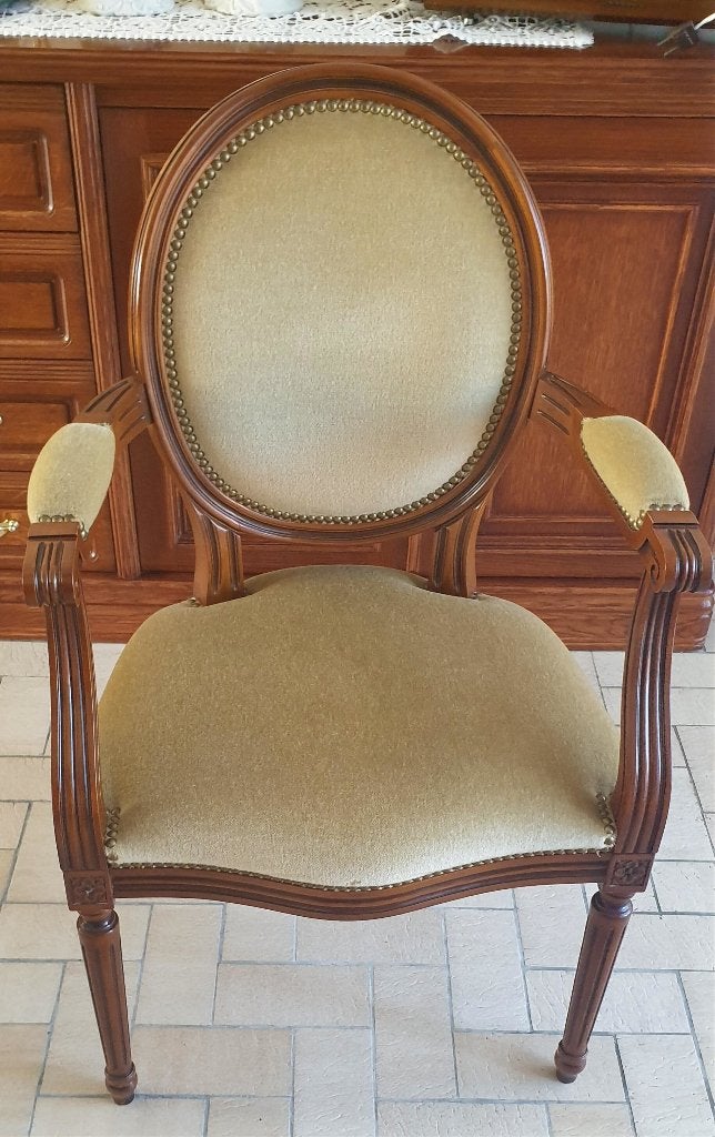 Franse Louis XVI-stijl fauteuil met medaillonrug, Ophalen