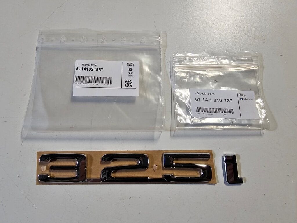 Embleem type aanduiding achterklep nieuw BMW 3 serie E30 325, Auto-onderdelen, -, -, Nieuw, Ophalen of Verzenden