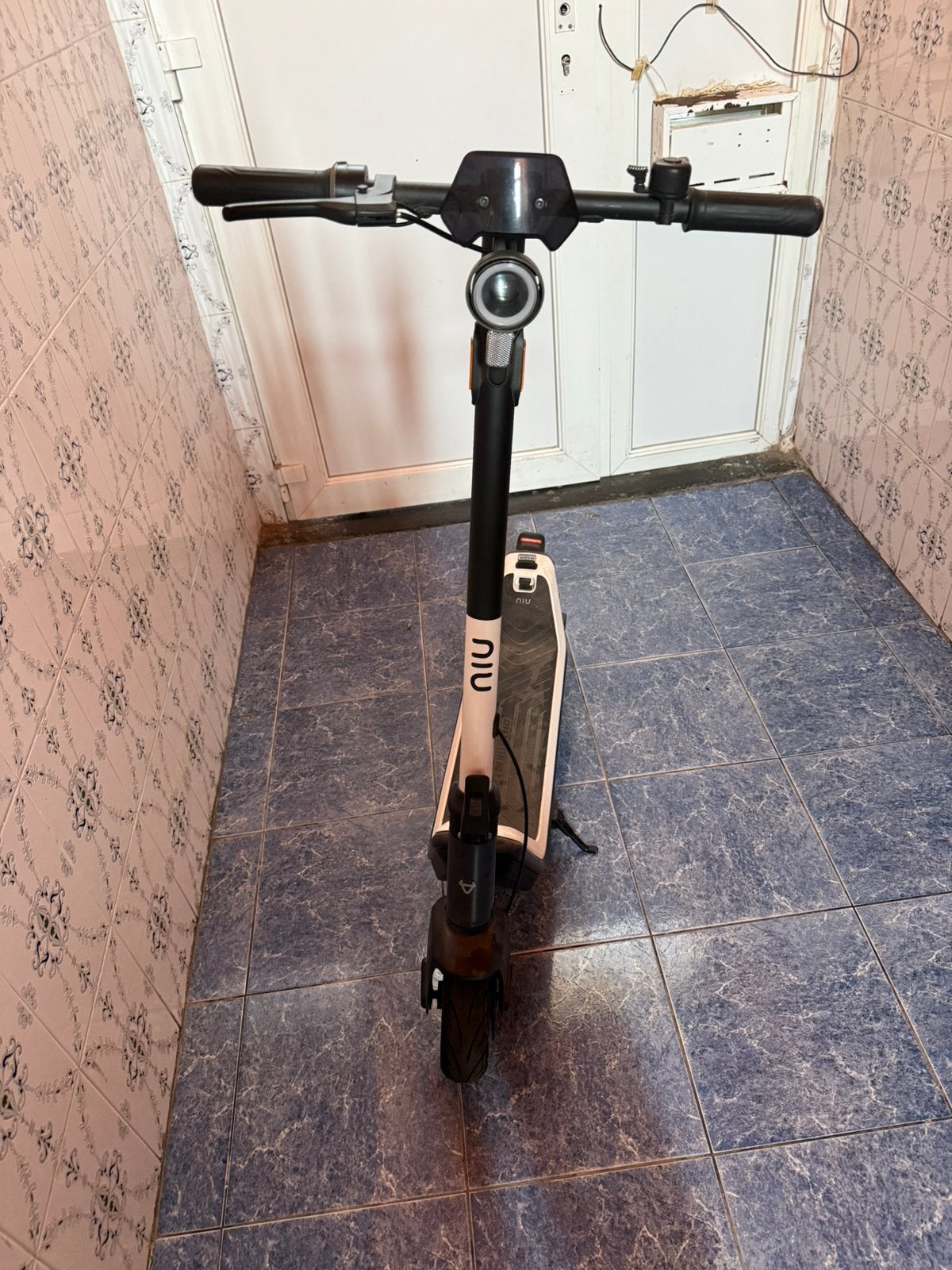 Trottinette NIU KQi3 Sport ne charge plus pour pièce, Enlèvement ou Envoi, Comme neuf