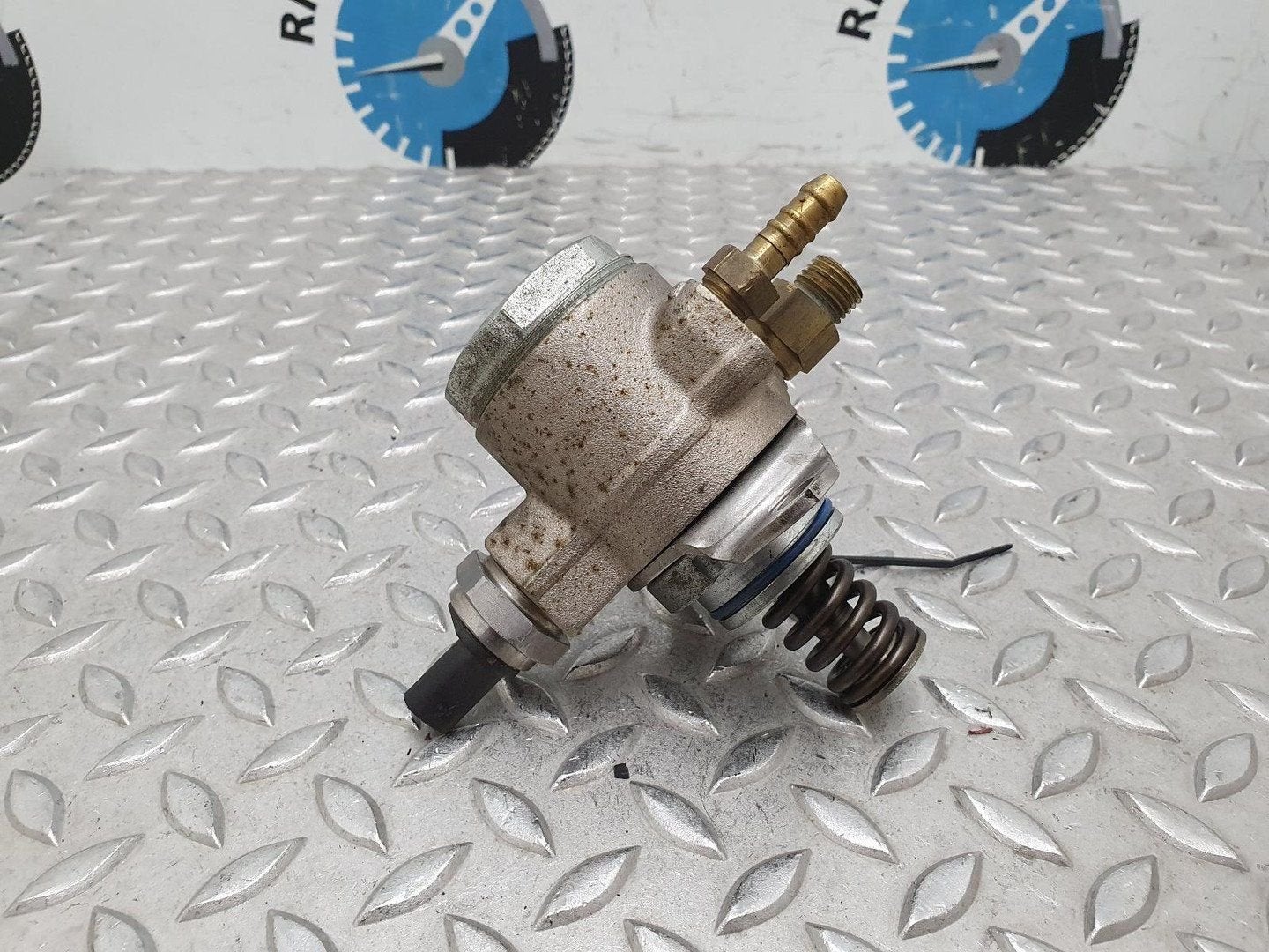 VOLKSWAGEN GOLF BRANDSTOF POMP VOOR DE INJECTOR 2010, Ophalen of Verzenden, Gebruikt, Stiba lid