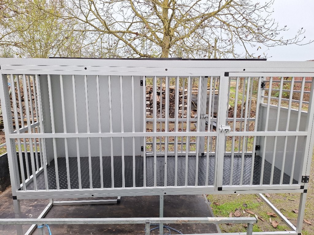 Hondenkennel camionette, Dieren en Toebehoren, Ophalen, Zo goed als nieuw