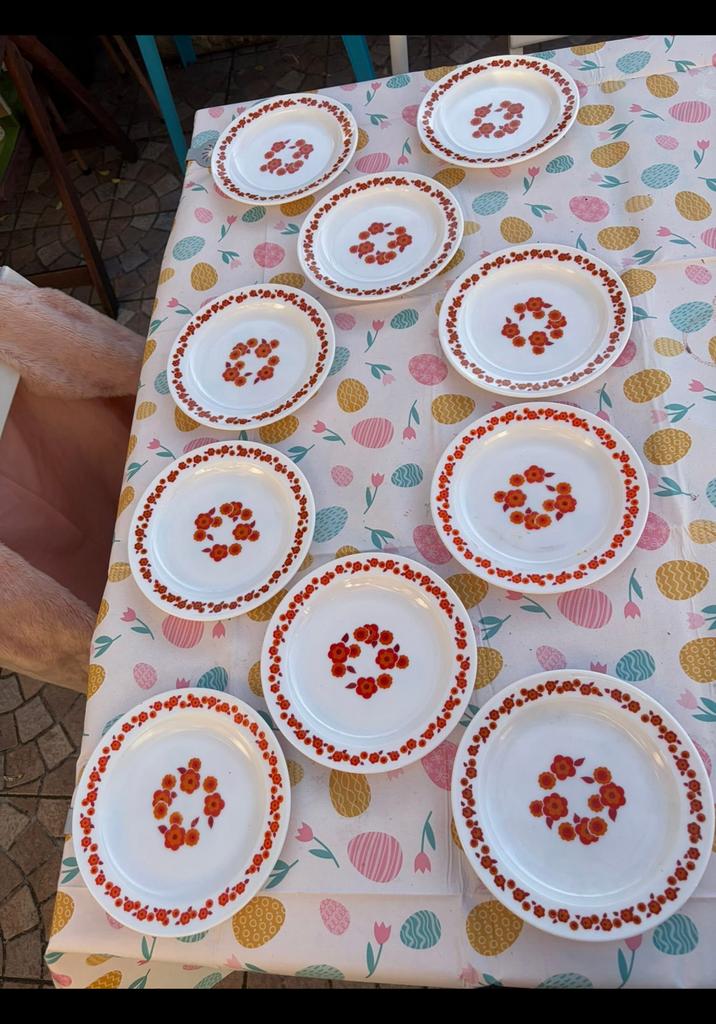 Lot de 10 assiettes a dessert lotus, Maison & Meubles, Cuisine | Vaisselle, Enlèvement, Utilisé, Assiettes(s)