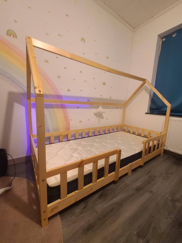 Lit style cabane, 180x70 bois macif, Enlèvement, 160 à 180 cm, 70 à 85 cm, Matelas