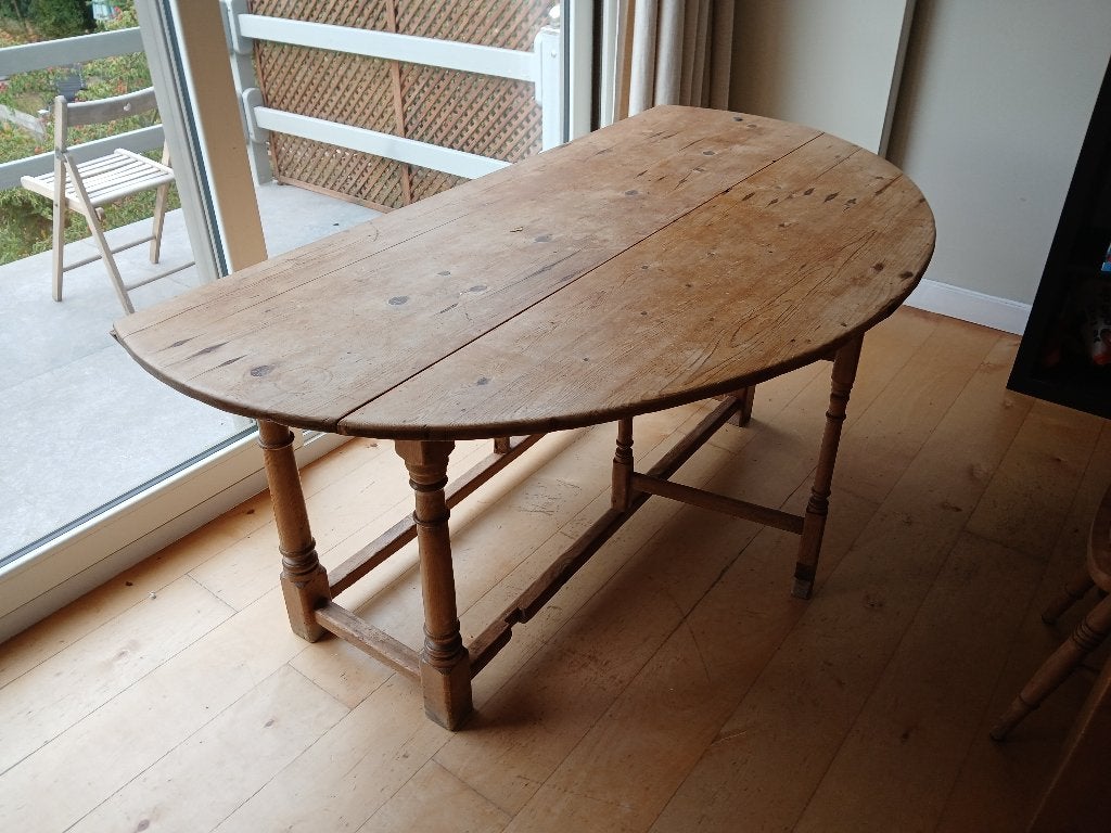 A DONNER: Table salle-à-manger 6 a 8 personnes, Maison & Meubles, Cinq personnes ou plus, Enlèvement, Utilisé, Ovale