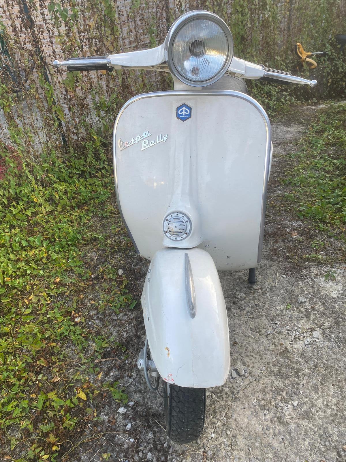 Vespa rally 180 de 1970, Piaggio, Enlèvement, Utilisé, Essence