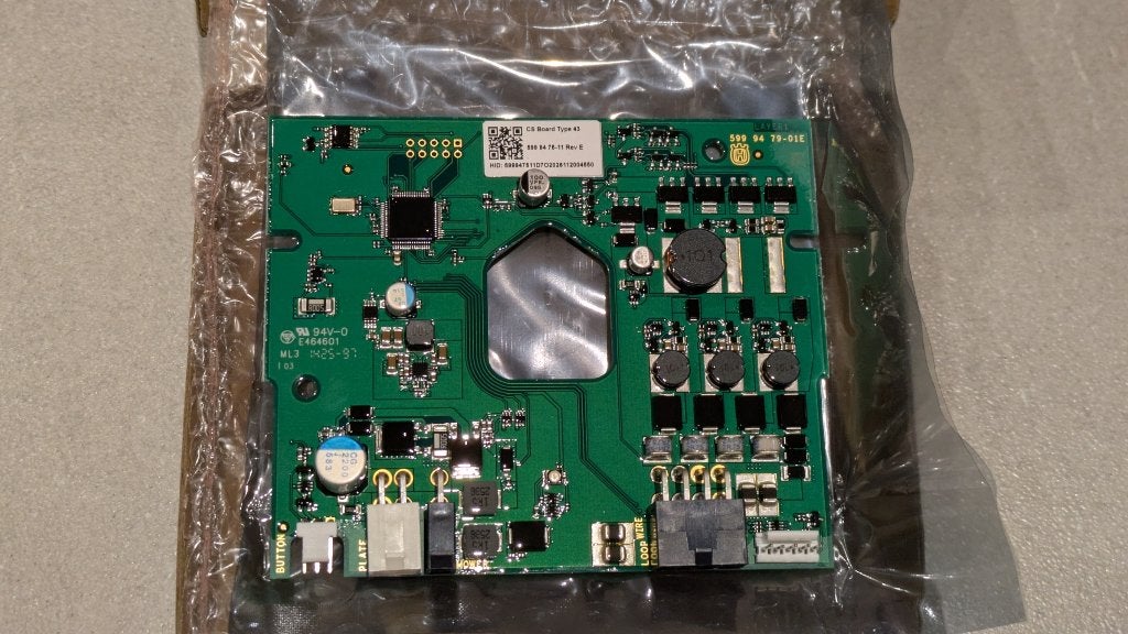 Carte station charge Husqvarna 599947504 neuve, Neuf, Enlèvement ou Envoi, Avec capteur de pluie, Plus de 25 cm