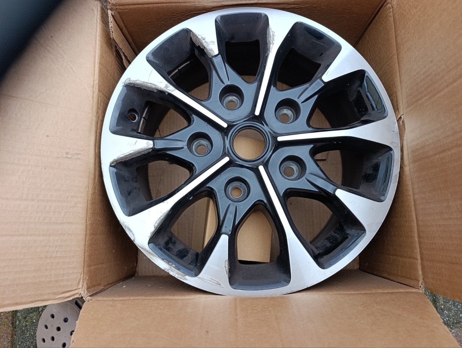 Ford Transit sport velg, Ophalen