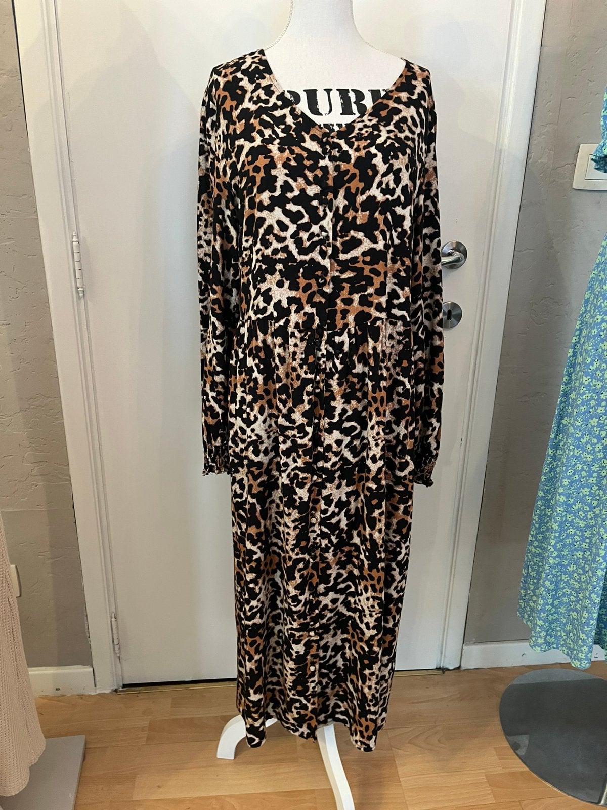 Robe à imprimé animalier neuve de Geisha M 40, Enlèvement ou Envoi, Comme neuf, Taille 38/40 (M)