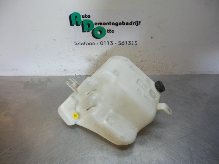 Réservoir lave-glace avant d'un Alfa Romeo GTV, Autos : Pièces & Accessoires, -, Utilisé, Alfa Romeo, -