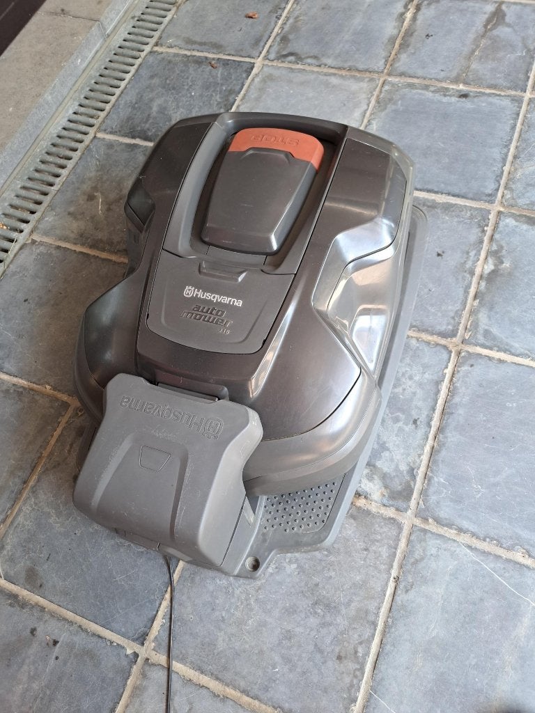 Husqvarna Automower 315, Ophalen, Gebruikt, Bestuurbaar via app, Meer dan 25 cm