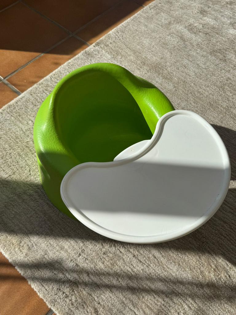Bumbo babyzitje met afneembaar tafeltje – Groen, Kinderen en Baby's, Ophalen, Zo goed als nieuw