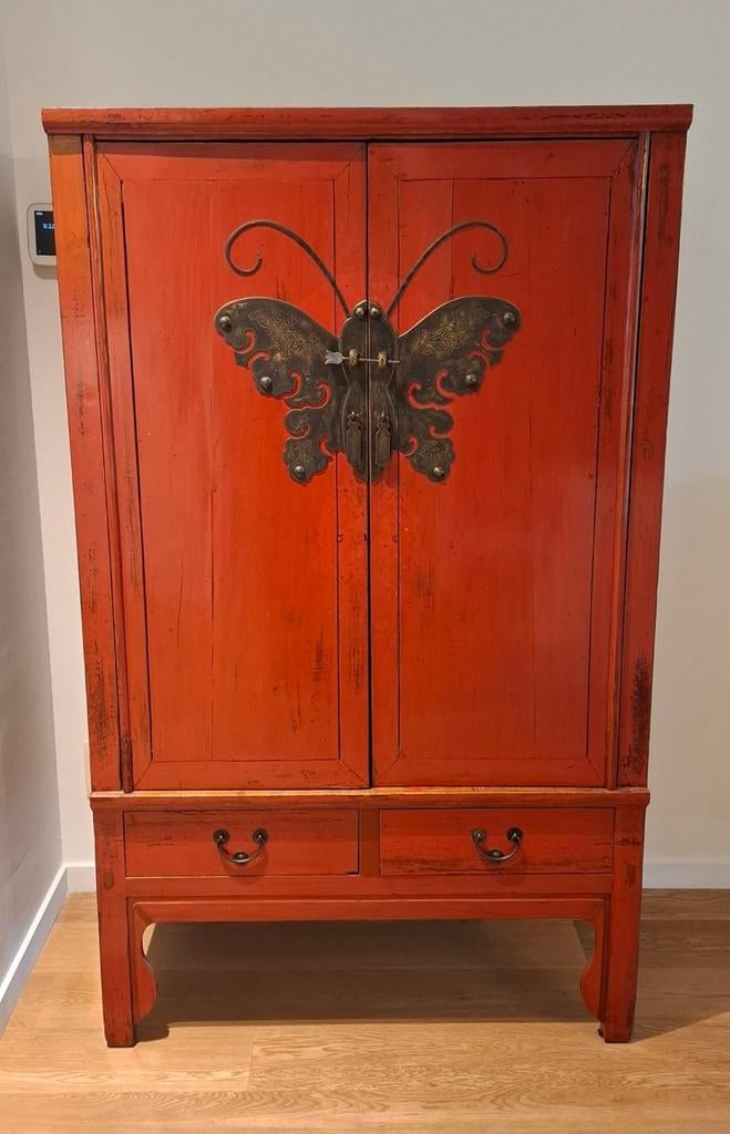 Armoire style chinoise rouge, Enlèvement
