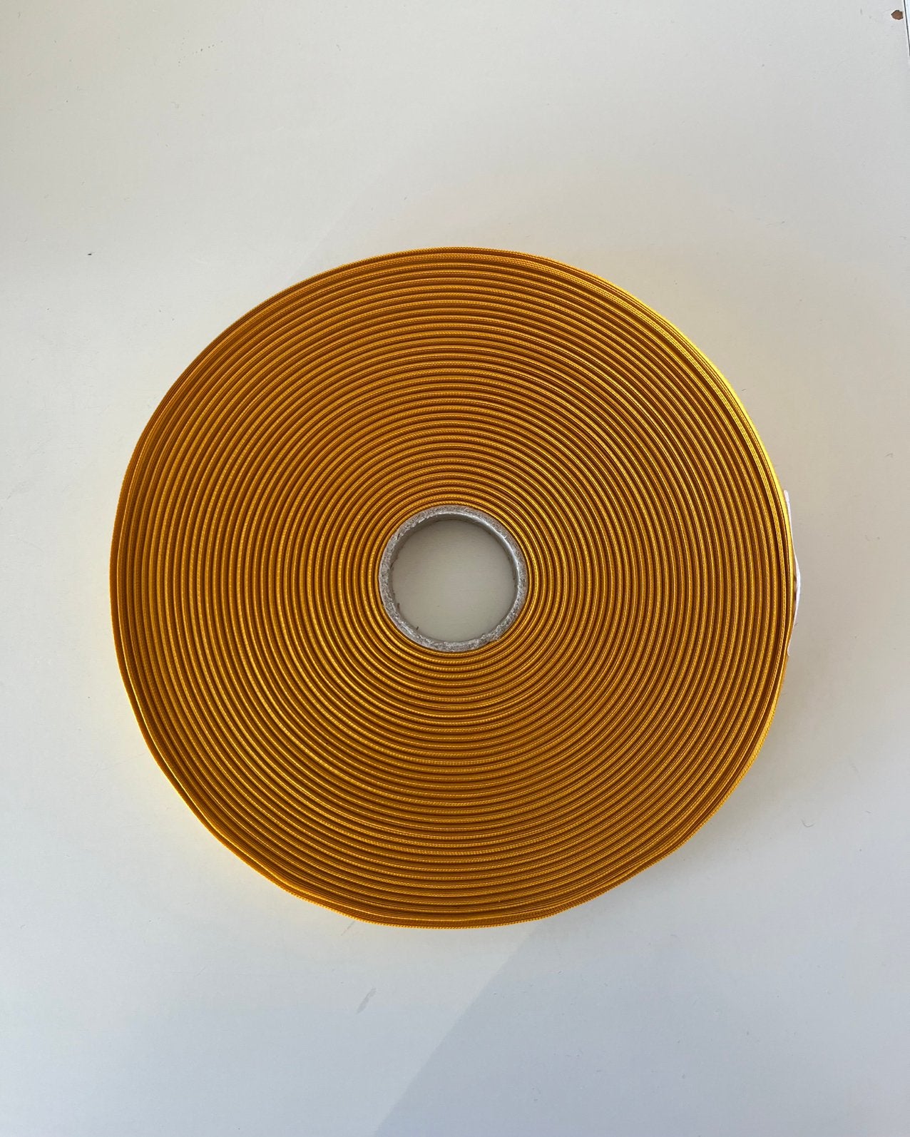 Ruban satin jaune doré 15 mm – Rouleau de 100 m, Enlèvement ou Envoi, Comme neuf