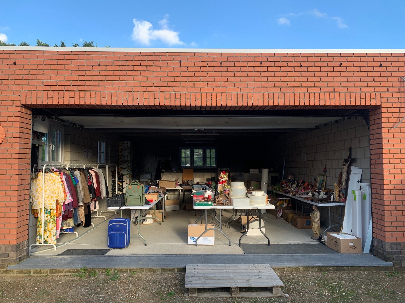 Grand vide-grenier des 19 et 20 septembre, Divers, Enlèvement, Comme neuf
