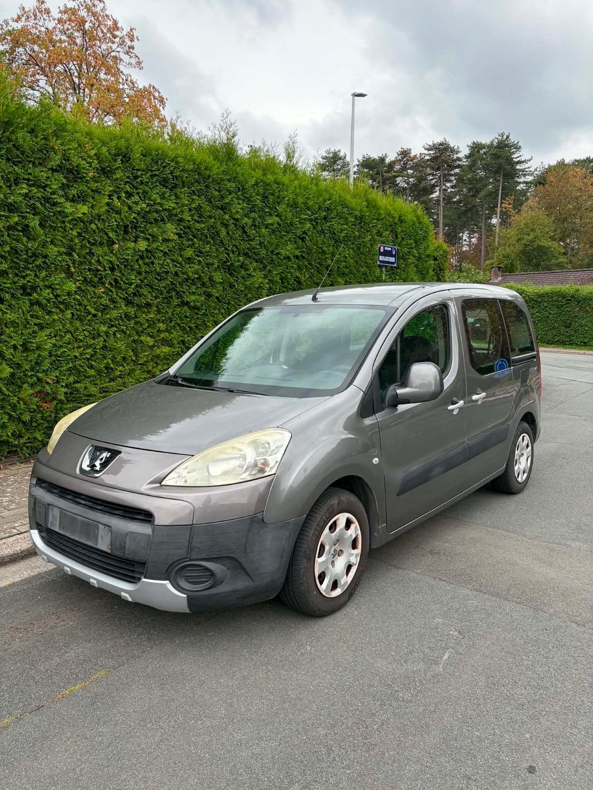Peugeot partner 1.6 hdi prete à immatriculer, Autos, Argent ou Gris, Entreprise, Boîte manuelle, Noir