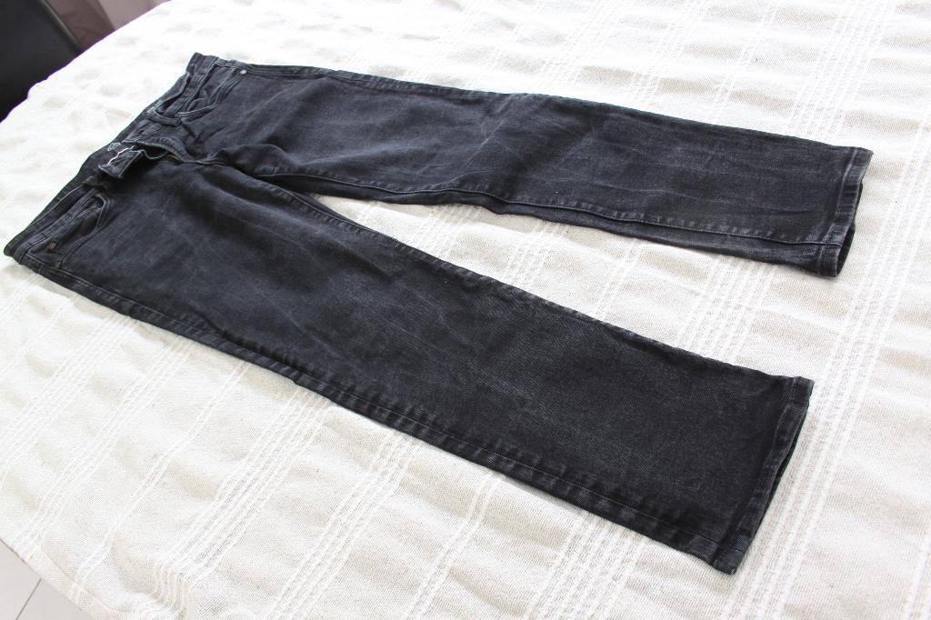 Pantalon jean C&A 32-30 slim bleu foncé, Kleding | Heren, Broeken en Pantalons, Ophalen of Verzenden, Gedragen, Blauw, C&A