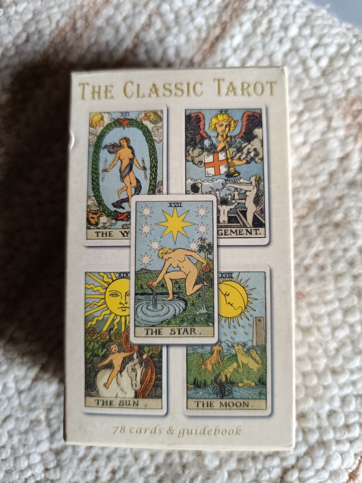 The Classic Tarot  78 cards & guidebook, Livres, Ésotérisme & Spiritualité, Enlèvement ou Envoi
