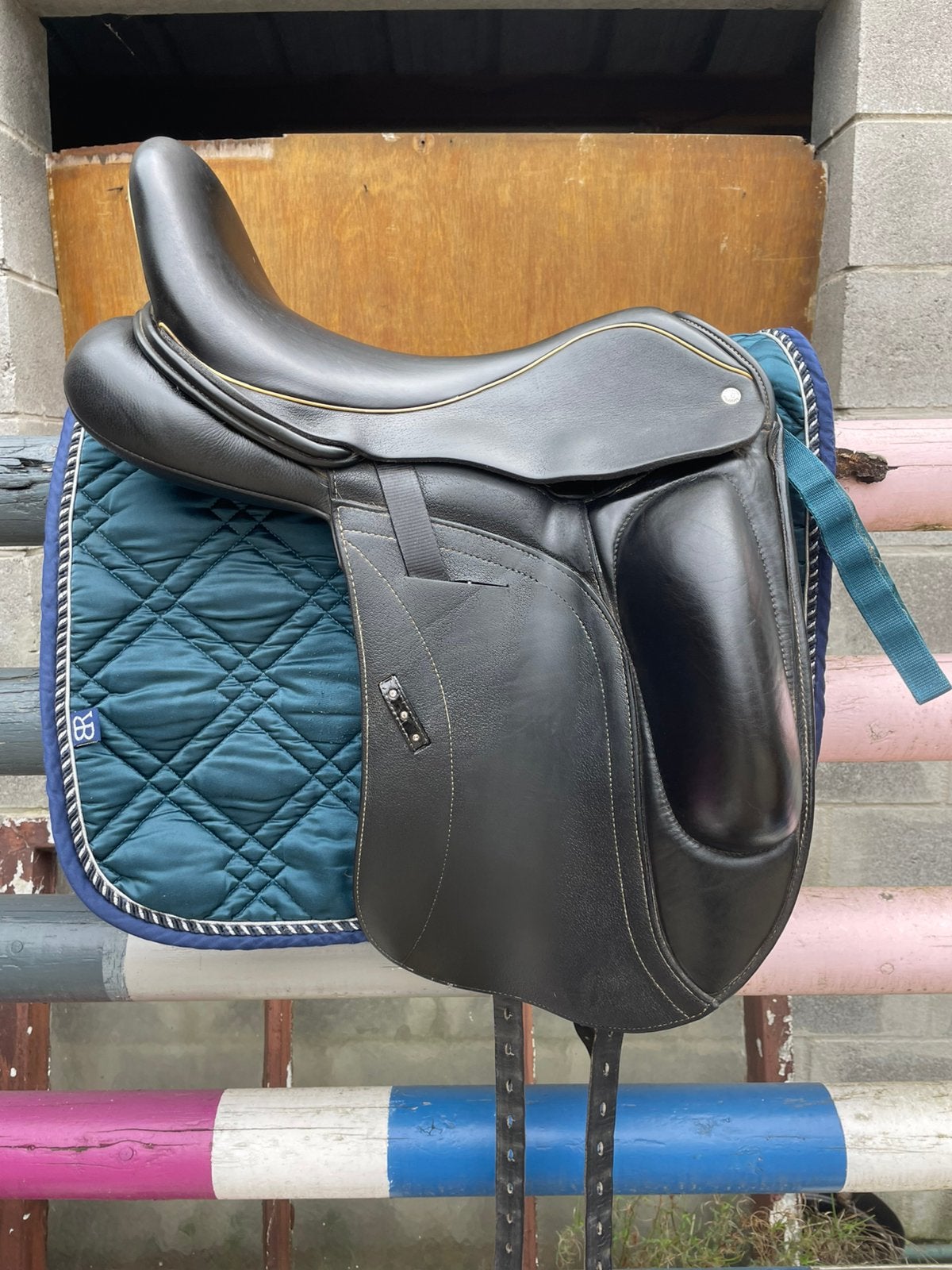 Custom omni Wolfgang - 17.5”, Arçon réglable, L (17.5 pouces), Moyen, Comme neuf