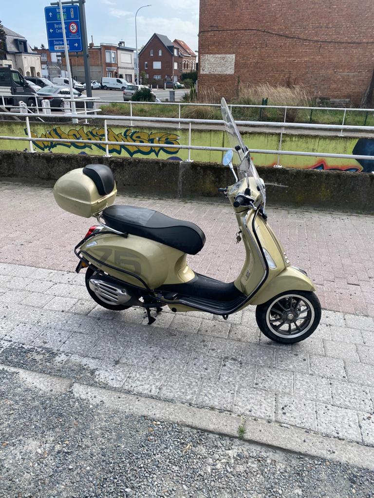 Vespa primavera, Vélos & Vélomoteurs, Vélomoteurs & Scooters bridés, Enlèvement, Comme neuf, Vespa