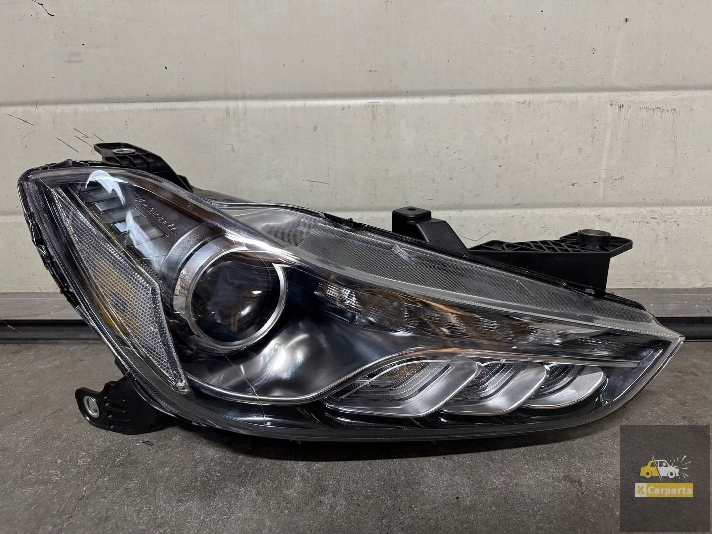 00670038232, Maserati Ghibli bi xenon knipperlicht rechts, Viale Ciro Menotti 322
41121  Modena, IT, Maserati, Gebruikt, Maserati S.p.A.
