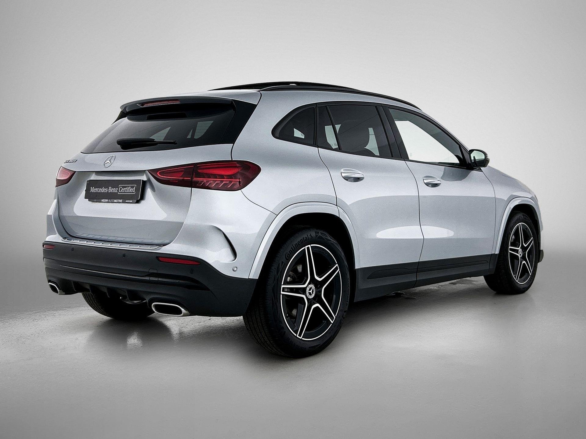 Mercedes-Benz GLA-Klasse 180 D AMG Line | Panoramisch Dak |, Auto's, Mercedes-Benz, Stof, Gebruikt, Euro 6, 4 cilinders