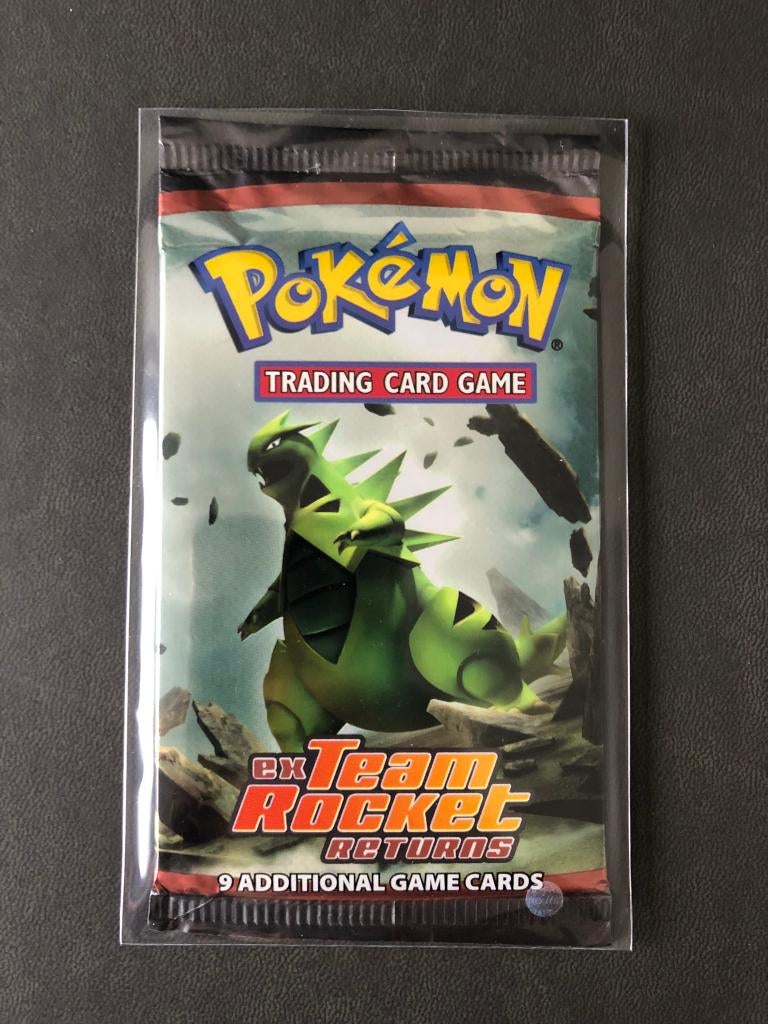 L'ancien pack d'extension Tyranitar Art de Team Rocket revie, Enlèvement ou Envoi, Neuf, Booster