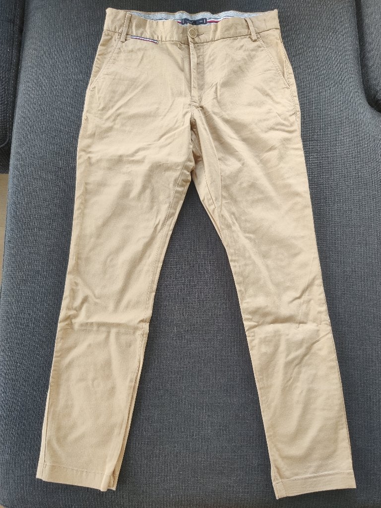 Tommy Hilfiger chino jongen, Kinderen en Baby's, Broek, Gebruikt, Ophalen of Verzenden, Tommy Hilfiger