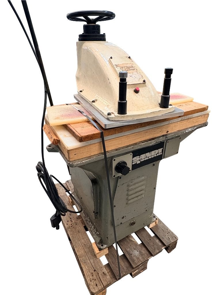 .Presse à bras Sandt – machine industrielle robuste, Hobby & Loisirs créatifs, Machines à coudre & Accessoires, Utilisé, Accessoires