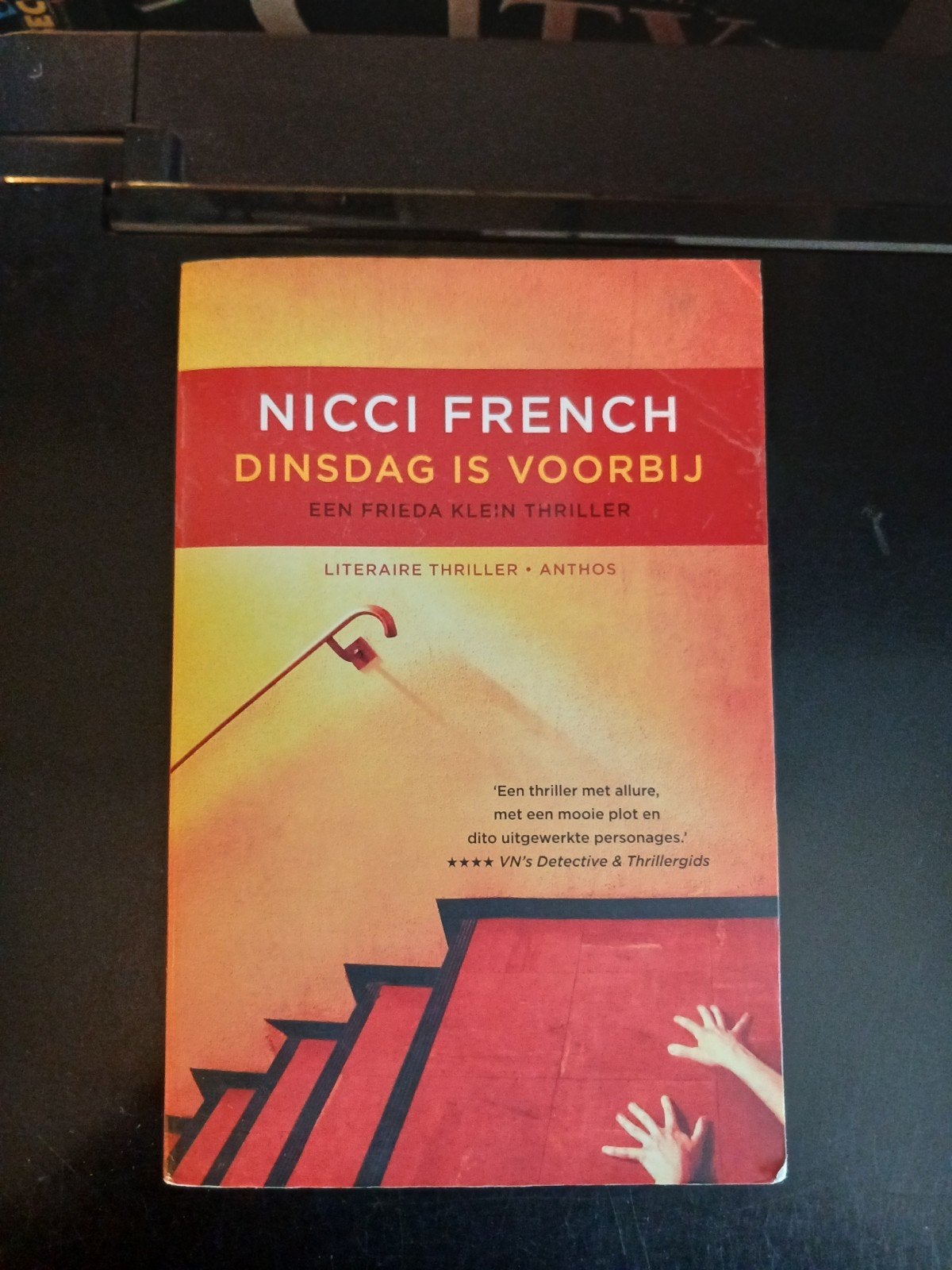 Nicci French - Dinsdag is voorbij, Boeken, Ophalen of Verzenden, Nicci French
