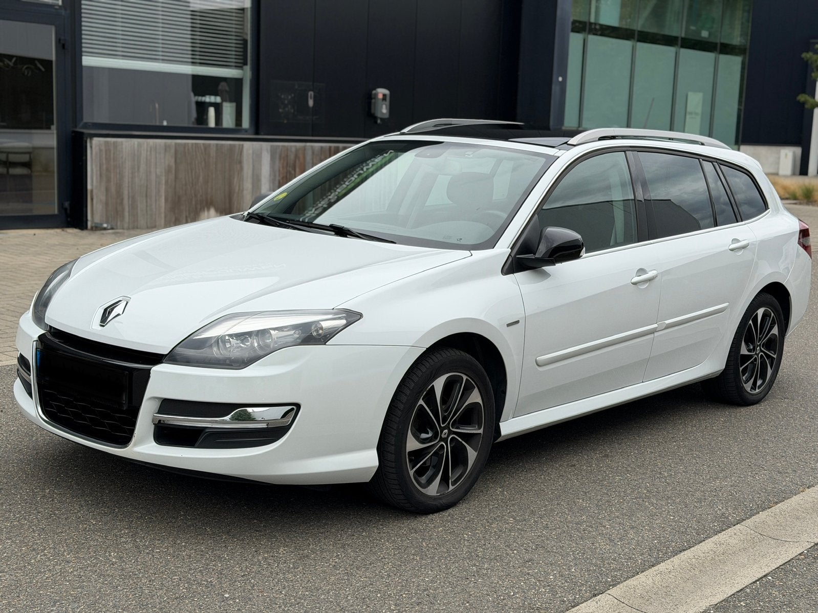 Renault Laguna 1.5 diesel AUTOMATIC, Auto's, Automaat, Zwart, Parkeersensor, Leder en Stof