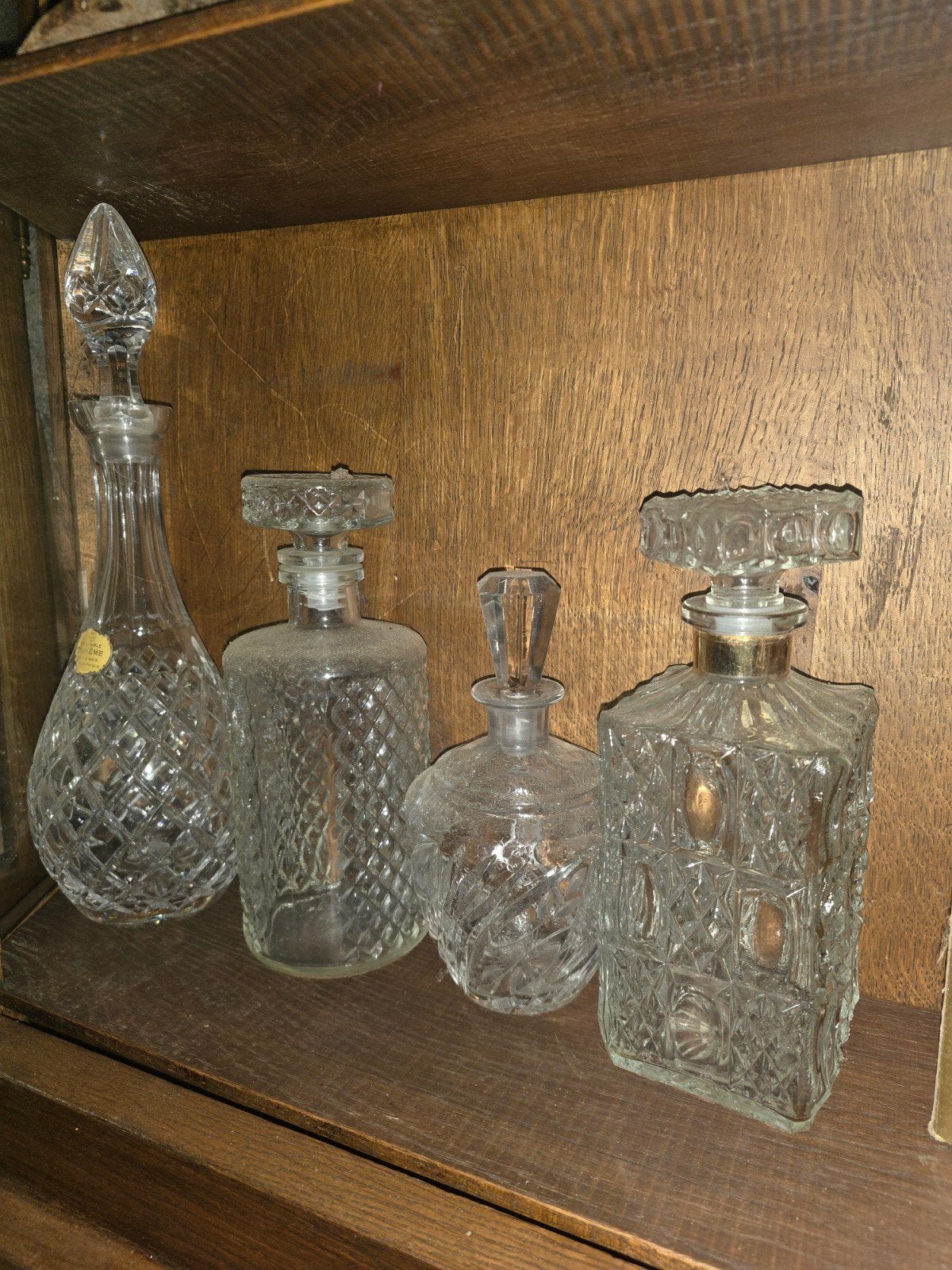 Lot de 4 carafes à liqueur / spiritueux en cristal et verre, Enlèvement ou Envoi