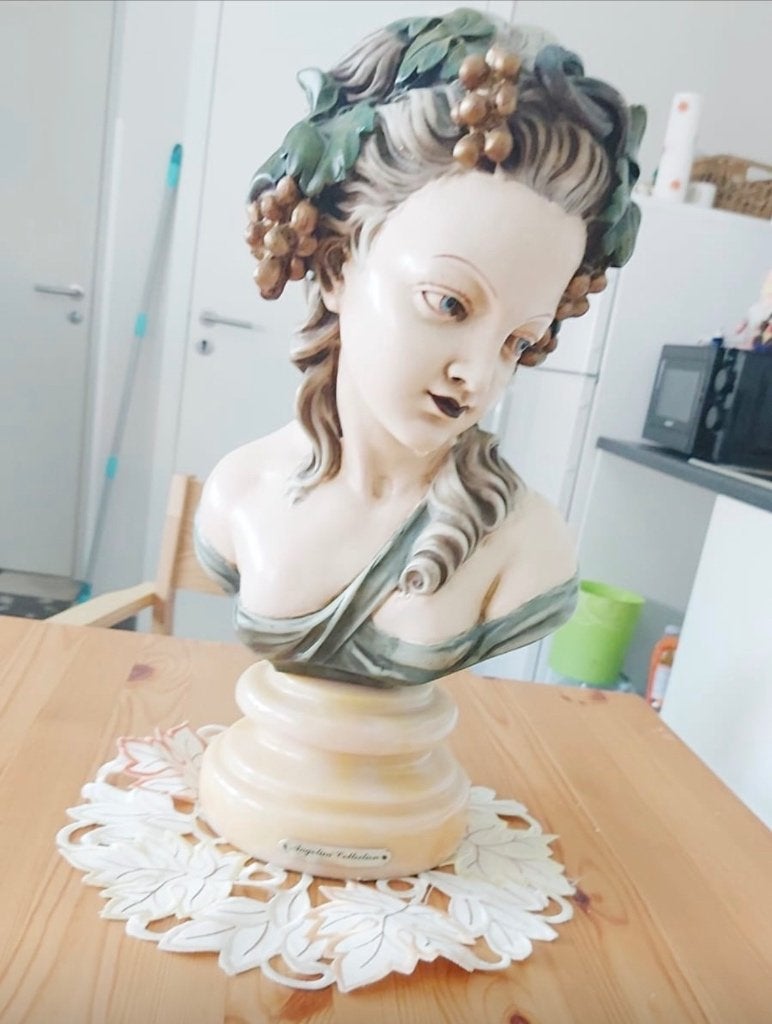 Buste Angelica collection ( Ieper), Ophalen, Buste
