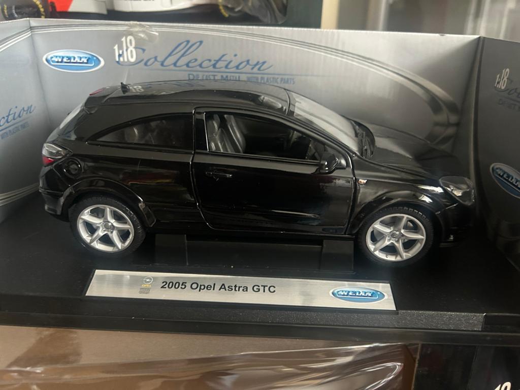 Opel Astra GTC, Hobby & Loisirs créatifs, Voitures miniatures | 1:18, Enlèvement, Comme neuf