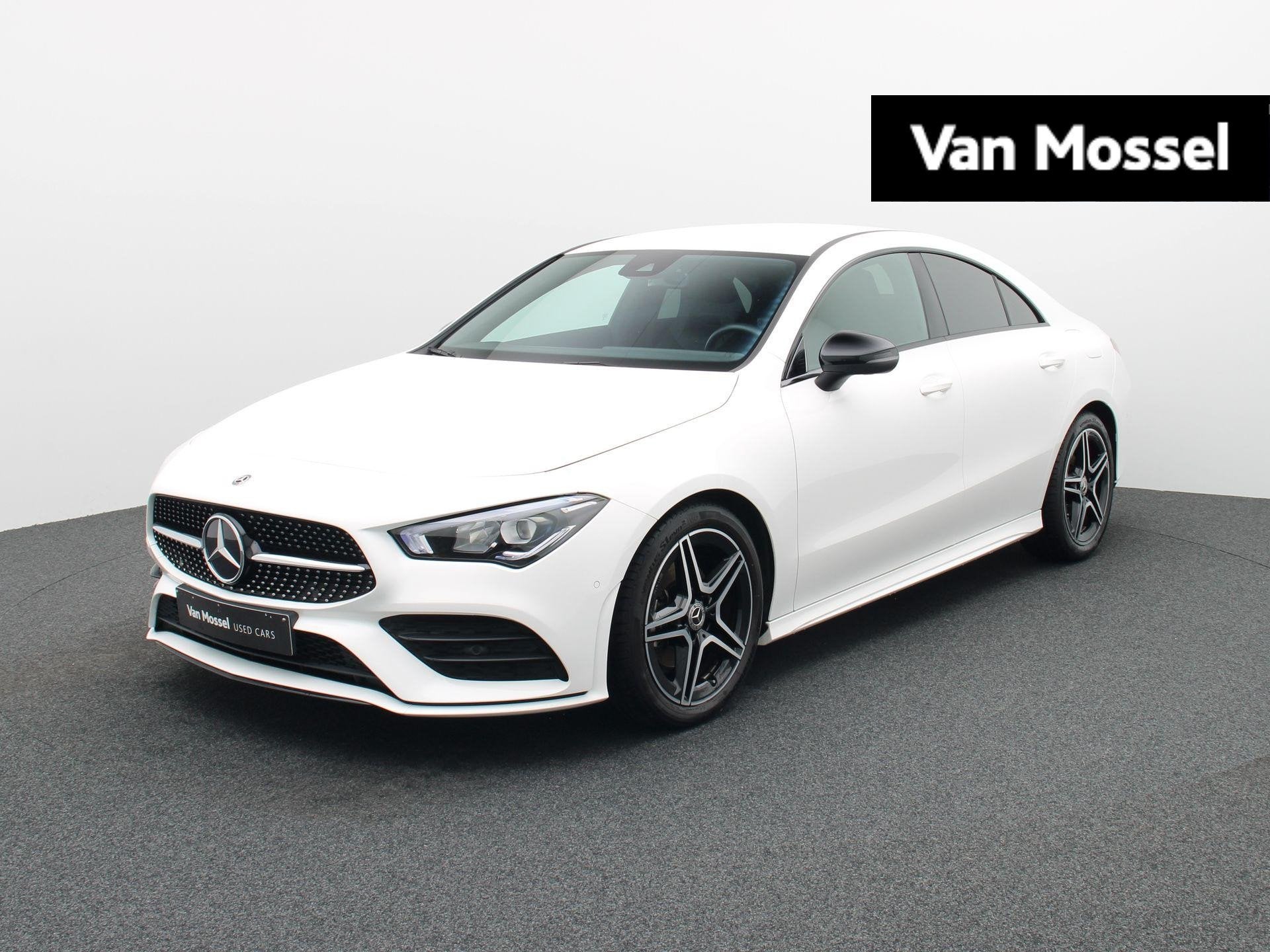 Mercedes-Benz CLA 180 AMG Line + LED + CAMERA + TREKHAAK + 1, Auto's, Mercedes-Benz, Stof, Gebruikt, 4 cilinders, Wit