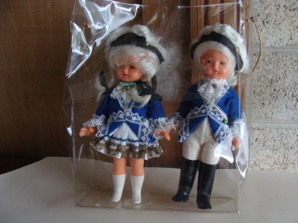 couple 2 poupées traditionnel,1 poupée robe orange vintage, Enlèvement ou Envoi, Comme neuf, Poupée