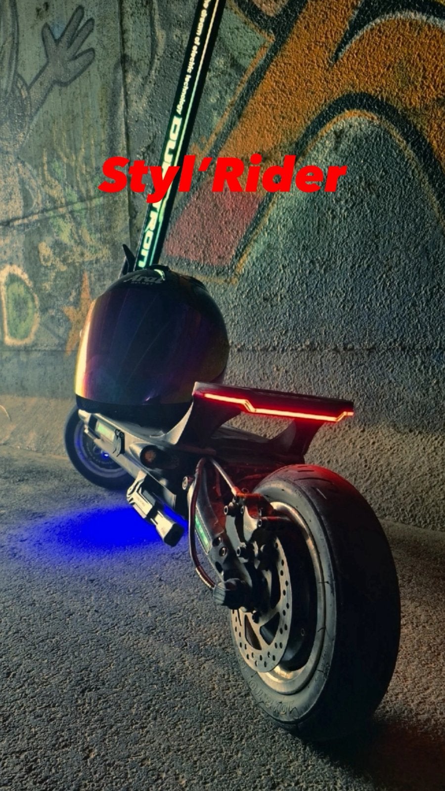 Casque arai 160€ neuf avec etuie jamais porte visiere dispo, Motos, Enlèvement, S, Arai