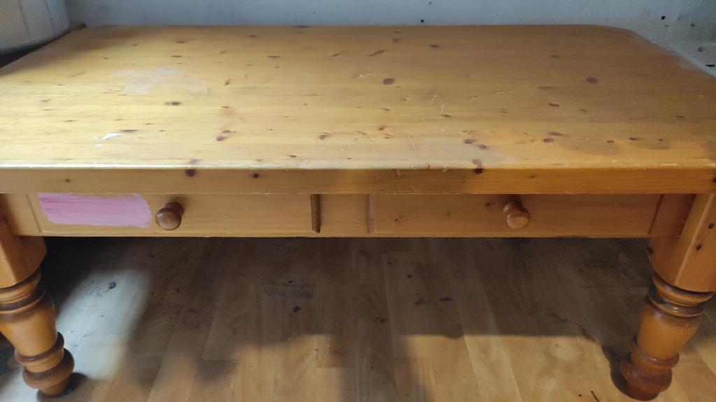 Table bois massif, Maison & Meubles, Tables | Tables à manger, Enlèvement, Utilisé