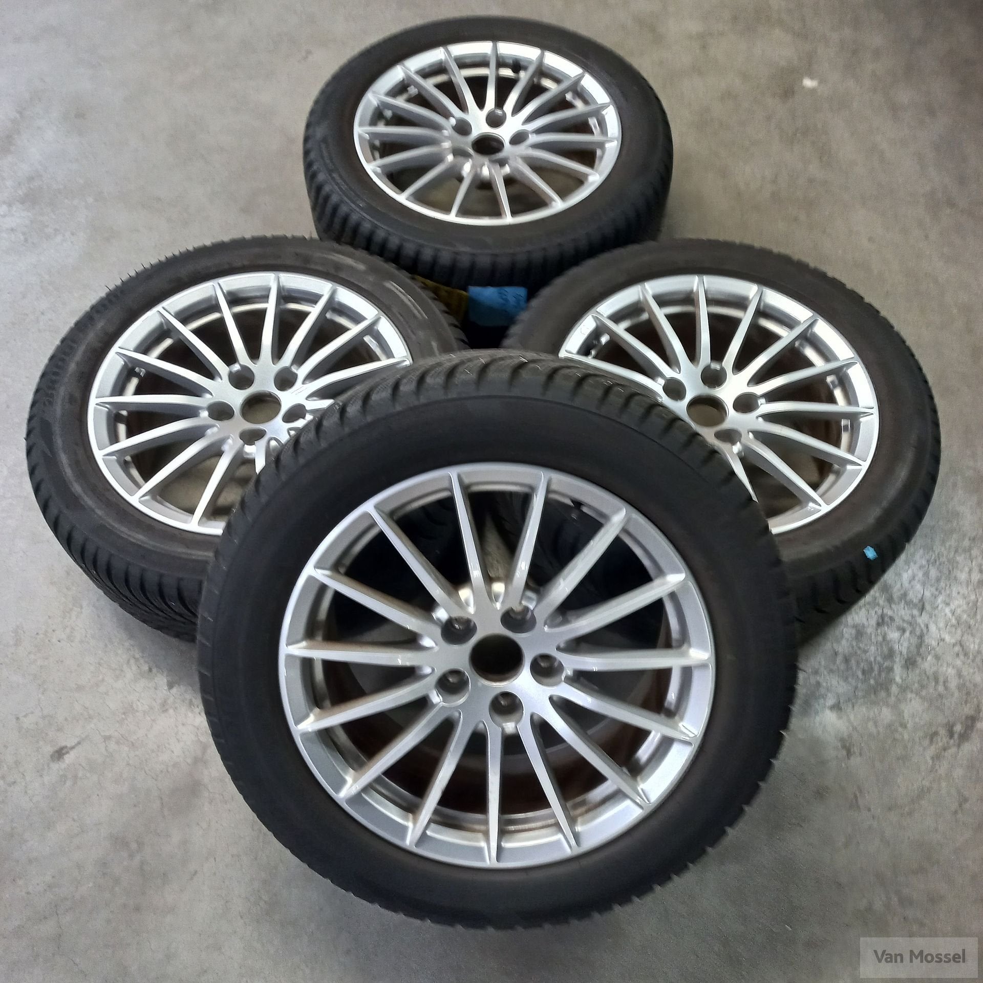 Audi A5 Bridgestone Blizzak LM001 225/50/R17 98H, Auto-onderdelen, Banden en Velgen, Gebruikt, -, -, Banden en Velgen