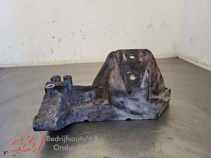 Support moteur d'un Iveco New Daily, -, 3 mois de garantie, Utilisé, Autres marques automobiles