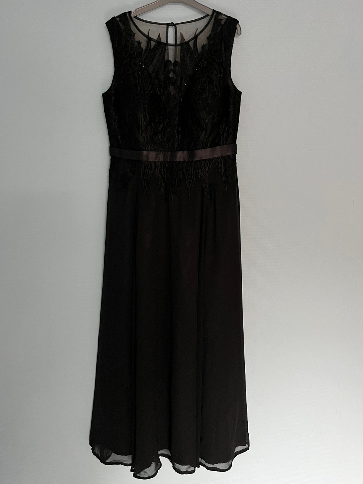 Robe pour cérémonie , mariage, Kleding | Dames, Overige typen, Zwart, Maat 42/44 (L), Ophalen of Verzenden