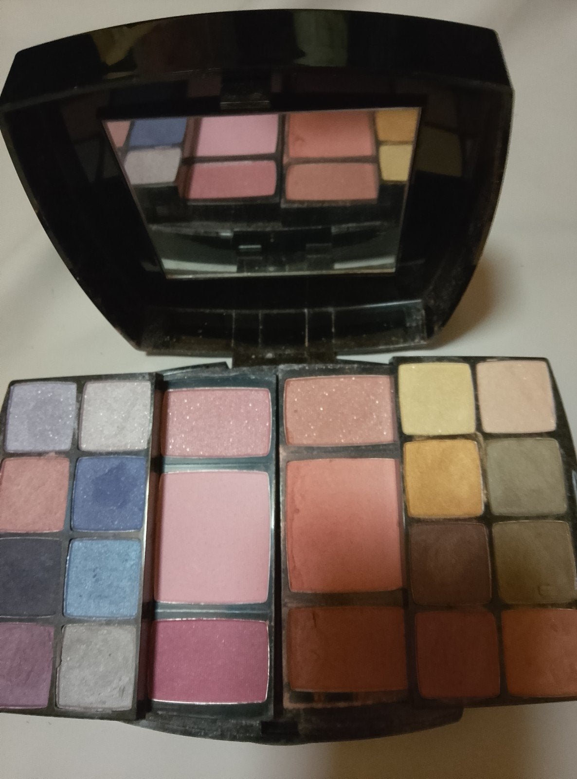 make up doos, Enlèvement